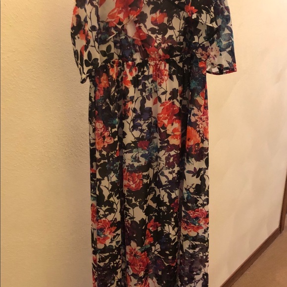 Women’s S/XS Casual Summer Dresses - Picture 3 of 7